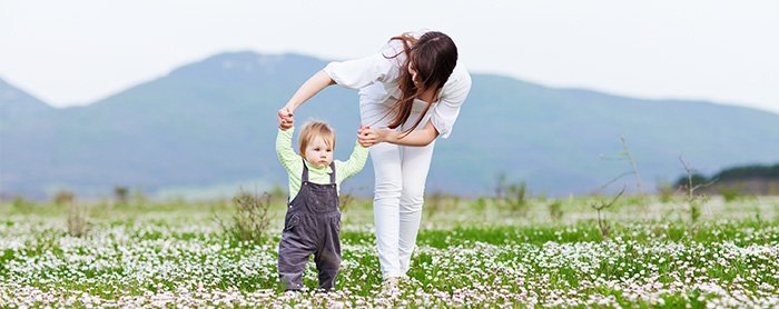 2.-toddler-nutriclub-oct-toddler_s-exploring-the-world-around_ratio-1_700x278pxl