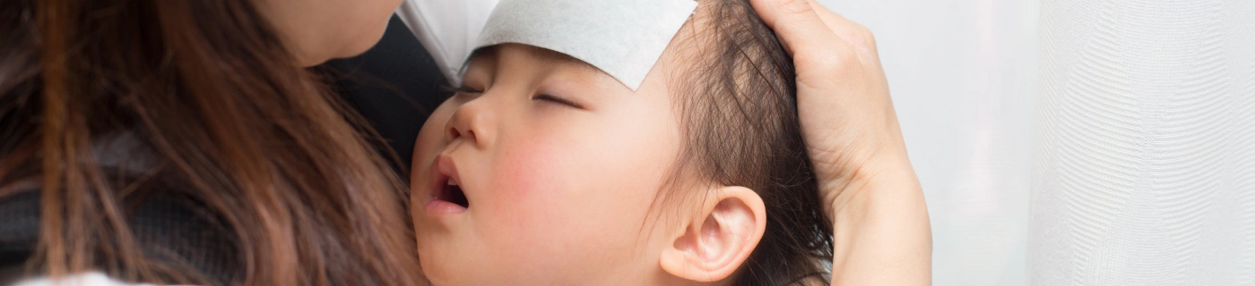 Banner Artikel Penyebab Demam pada Anak dan Penanganannya